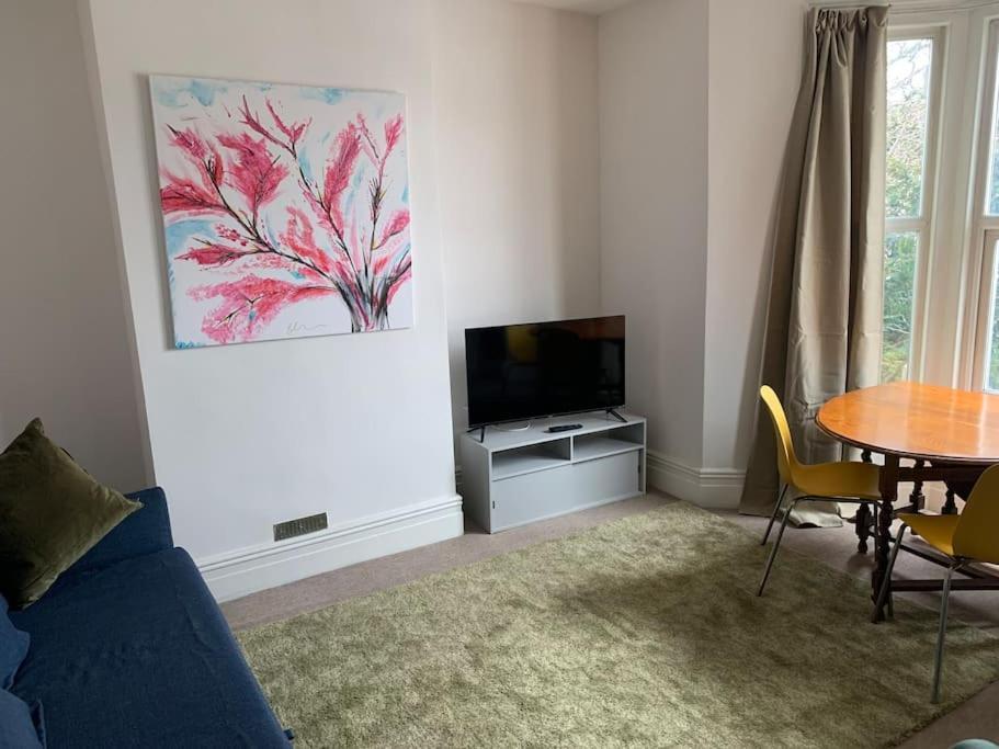Central 2 Bed Flat. Free Parking Bristol Extérieur photo